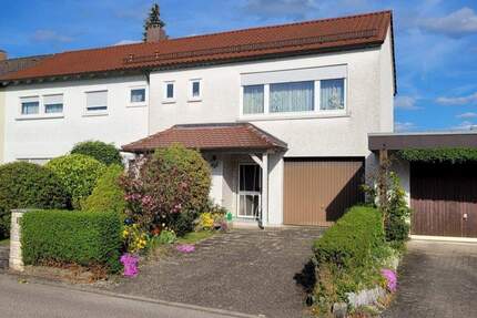 Doppelhaus mit Anbau und großem Garten zentral in Crailsheim zu verkaufen geeignet für 2 Familien