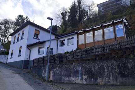 Haus zum Kaufen in Altena 89.000,00 € 106.8 m²