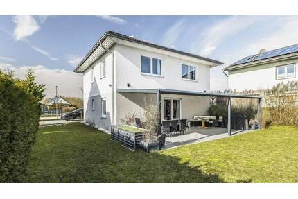 Elegantes Wohndomizil mit großzügigem Grundstück und hochwertiger Ausstattung - Schönefeld Rotberg