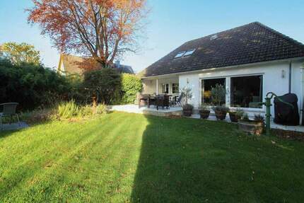 Modernisiertes Einfamilienhaus mit Bungalowcharakter und Ausbaureserve - Ammersbek Siedlung Daheim-Heimgarten