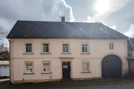 Einfamilienhaus Bauernhaus - 130.000,00&nbsp;EUR Kaufpreis, ca.&nbsp; 183,00&nbsp;m&sup2; in Birkenfeld (PLZ: 55765)