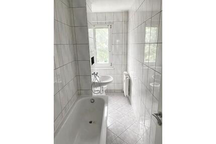 Modernisierte 4 Raumwohnung mit Balkon - Annaburg