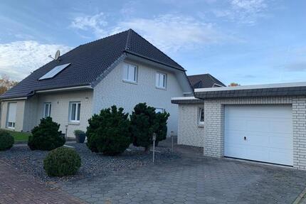 Einfamilienhaus in guter Lage mit Sauna und separater Garage - Gifhorn
