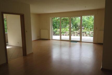 Helle 3-Zimmerwohnung im EG mit großer Terasse - Übach-Palenberg