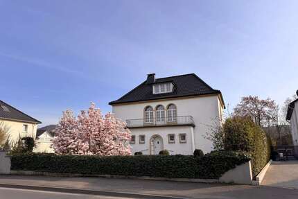 Haus zum Kaufen in Bad Neuenahr-Ahrweiler Ahrweiler 800.000,00 € 250.49 m² - Bad Neuenahr-Ahrweiler / Ahrweiler