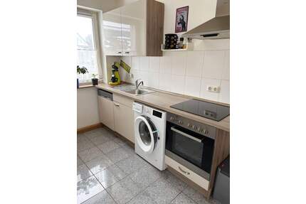 4 Zimmerwohnung mit Südbalkon und Einbauküche in sehr guter Lage ! - Volkach