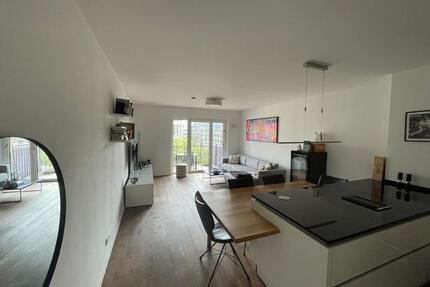 3-Zimmer-Wohnung mit Balkon & Skyline-View am Holbeinsteg - Frankfurt am Main Innenstadt 1