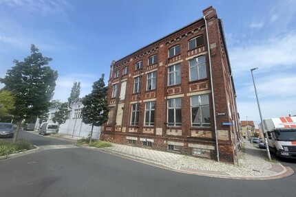 Stadtteil-Luckenwalde MFH (4 WE + 1 GE) & Rohbau -Ausbau zu MFH mit ca.1.000 - 1.200 qm Wohnfläche !