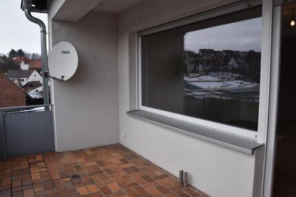 Sanierte 4-Zimmer-Mietwohnung mit Balkon im 2.OG in Schöllkrippen