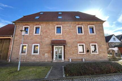Einziehen & Wohlfühlen: Hochwertig saniertes Natursteinhaus mit Hof und viel Wohnfläche! - Nebra (Unstrut) Großwangen