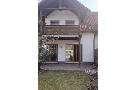Modernisiertes 5-Zimmer Reihenmittelhaus mit Garten - Nabburg