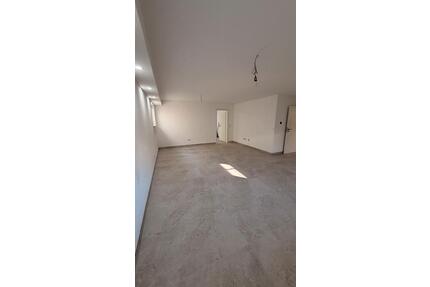 Moderne Einliegerwohnung 73 m² mit Garten & Stellplatz - Dettingen unter Teck