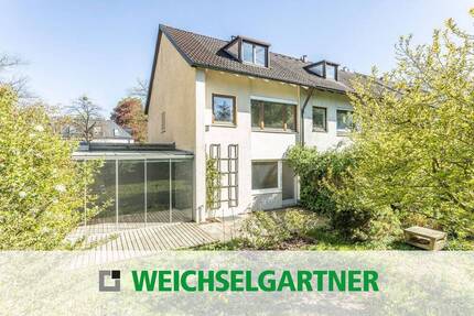 Charmantes Reiheneckhaus mit viel Potenzial und herrlichem Westgarten in zentraler Wohnlage - München Bogenhausen