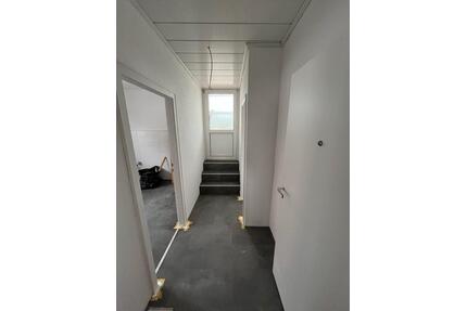 Kernsaniertes WG-Zimmer mit eigener Wohnungstür in ruhiger 2er WG - Seeheim-Jugenheim