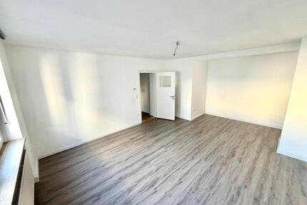 Renovierte 1-Zimmerwohnung (45m2) mit EBK & großem Bad - Schweinfurt Gartenstadt