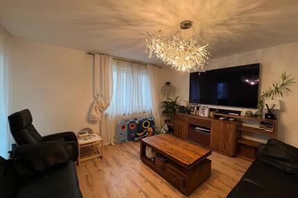 Provisionsfrei: 3,5 Zimmer Wohnung Süd-Balkon, EBK & Stellplatz - Hanau Groß-Steinheim