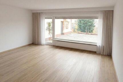 Großzügige 6-Zimmer-Erdgeschosswohnung mit großer Terrasse - Karben