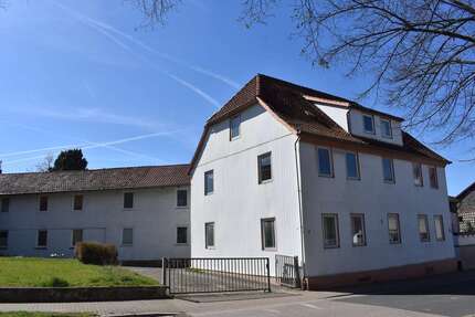 Haus zum Kaufen in Bovenden 325.000,00 € 450 m²