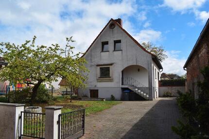 Einfamilienhaus mit Garten und Doppelgarage - Burg