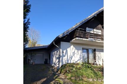 Einfamilienhaus (Teilungsversteigerung) - Straßenhaus