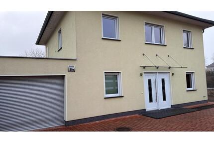 Modernes Einfamilienhaus - 2.500,00&nbsp;EUR Kaltmiete, ca.&nbsp; 142,00&nbsp;m&sup2; in Berlin (PLZ: 12623) Treptow-Köpenick