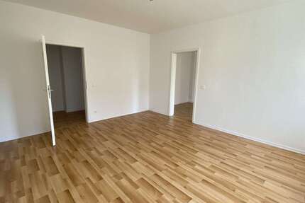 Wohnung zum Mieten in Groß Schacksdorf-Simmersdorf 323,00 € 66 m²