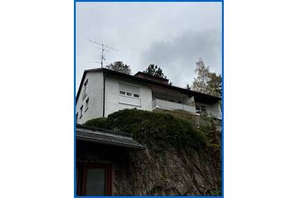 Tolle Lage auf der Höri - renovierungsbedürftige 60m2 - Dachgeschoßwohnung in gepflegtem Haus-frei! - Öhningen / Schienen