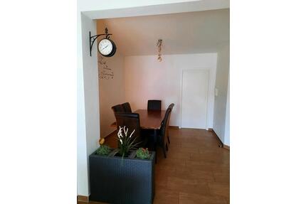 Haus, Reihenhaus mit schöner Lage - Lalling