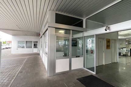 Modernes kleines Büro Verkaufsraum mit Aussen-Ausstellungsfläche Stellplätze auf Autohausgelände in TOP Lage Dieburg