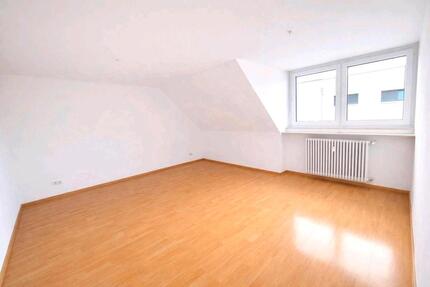 Helle 2-Zimmer-Wohnung mit Carport - Haßfurt