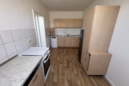Mit Einbauküche! Preiswerte 2 DG-Zimmer Wohnung im Zentrum von Weida!