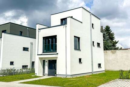 Haus zum Kaufen in Berlin 949.000,00 € 148.64 m²