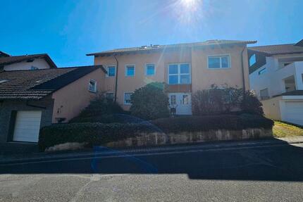 Saniertes Einfamilienhaus mit Einliegerwohnung, Wärmepumpe & PV - Leidersbach