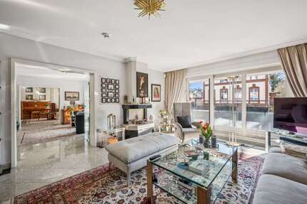 Wohnung zum Kaufen in Berlin-Steglitz 900.000,00 € 243 m²