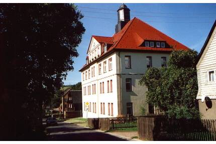 2-Raum-Wohnung mit Stellplatz! - 285,00&nbsp;EUR Kaltmiete, ca.&nbsp; 56,00&nbsp;m&sup2;&nbsp;Wohnfl&auml;che in Mülsen (PLZ: 08132) Mülsen St Jacob