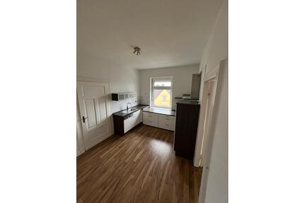 Helle 3- Zimmer-Wohnung mit Garage & Einbauküche - Lüdenscheid Brügge