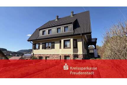 Haus zum Kaufen in Baiersbronn 450.000,00 € 244.85 m²