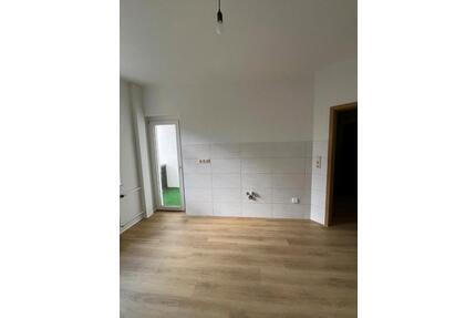 2 Raum Wohnung mit Balkon 1. OG Gera Quellenstraße