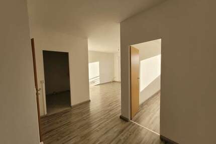 Wohnung zum Mieten in Chemnitz 281,00 € 56.25 m²