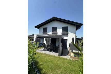 Haus zum Mieten in Sankt Katharinen (Landkreis Neuwied) 2.400,00 € 180 m²