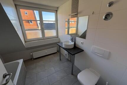 Zentral gelegene Zwei-Raum-Wohnung mit modernem Bad - Zwickau