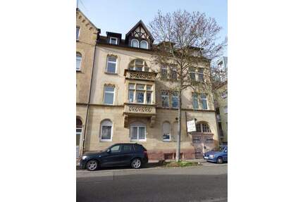 Röpke + Partner Immobilien: Ruhige Altbauwohnung mit kleinem Balkon in Dillweißenstein! - Pforzheim