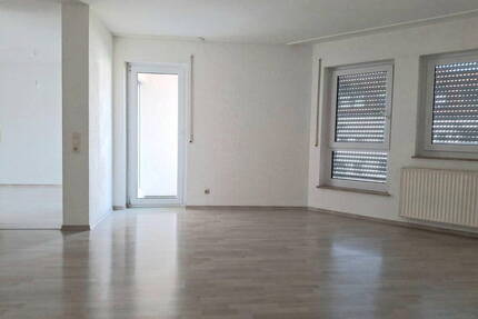 Zentrale 3,5 Zimmer Wohnung mit Balkon, Büro und Tiefgarage - Schwäbisch Gmünd