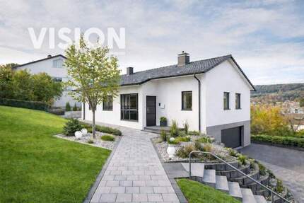 Gepflegtes Einfamilienhaus mit Einliegerwohnung, Wintergarten & großem Grundstück in Tuttlingen