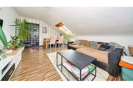 Sonnige Dachgeschosswohnung mit Weitblick und Potenzial in Remseck-Hochdorf - Remseck am Neckar / Hochdorf