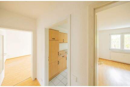 Mit großer Terrasse - Bezugsfreie 3-Zi-Whg mit EBK inkl. 1 PKW-Stellplatz - Berlin Adlershof