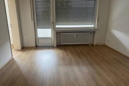 Helles Single-Appartement mit Balkon - Duisburg Rahm