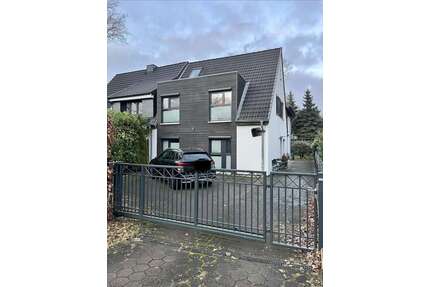 Haus zum Mieten in Hamburg 3.300,00 € 135 m²