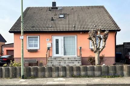 Freistehendes Einfamilienhaus*gute Lage*große Garage*schöner Garten - Niederzier Huchem-Stammeln