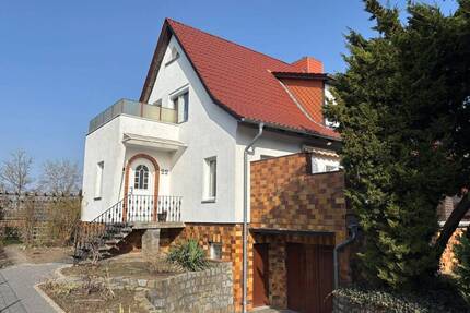 Großzügige DHH mit Garten + Carport in Schwerin Lankow zu verkaufen